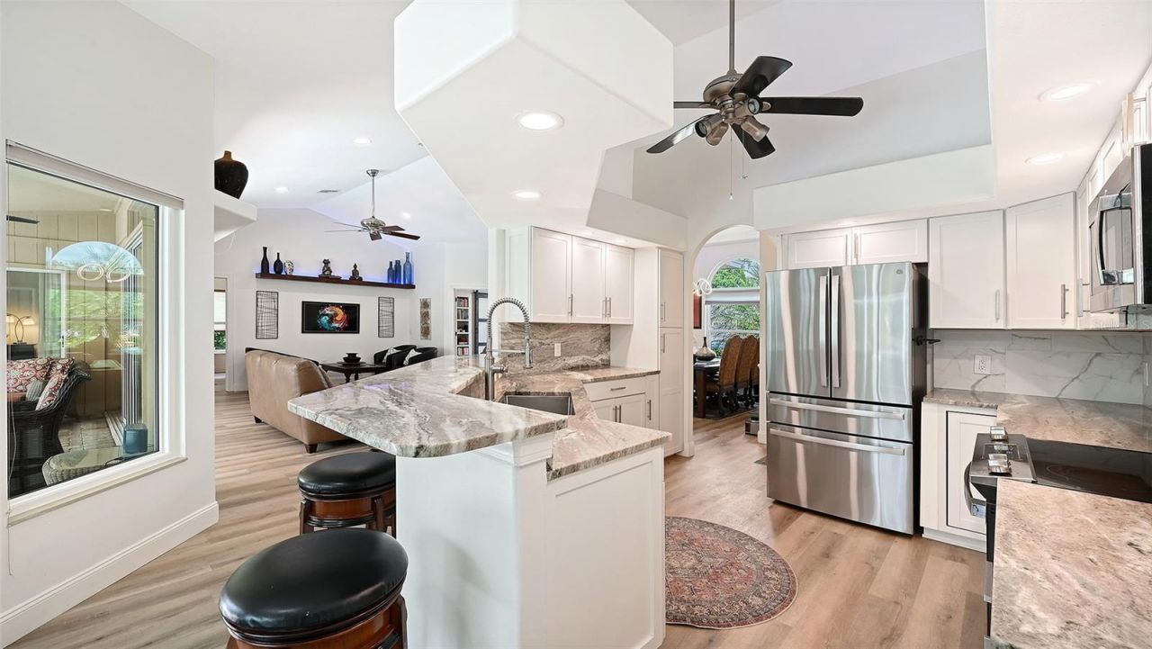 5220 Sunnydale Circle S, Sarasota, FL 34233 Photo