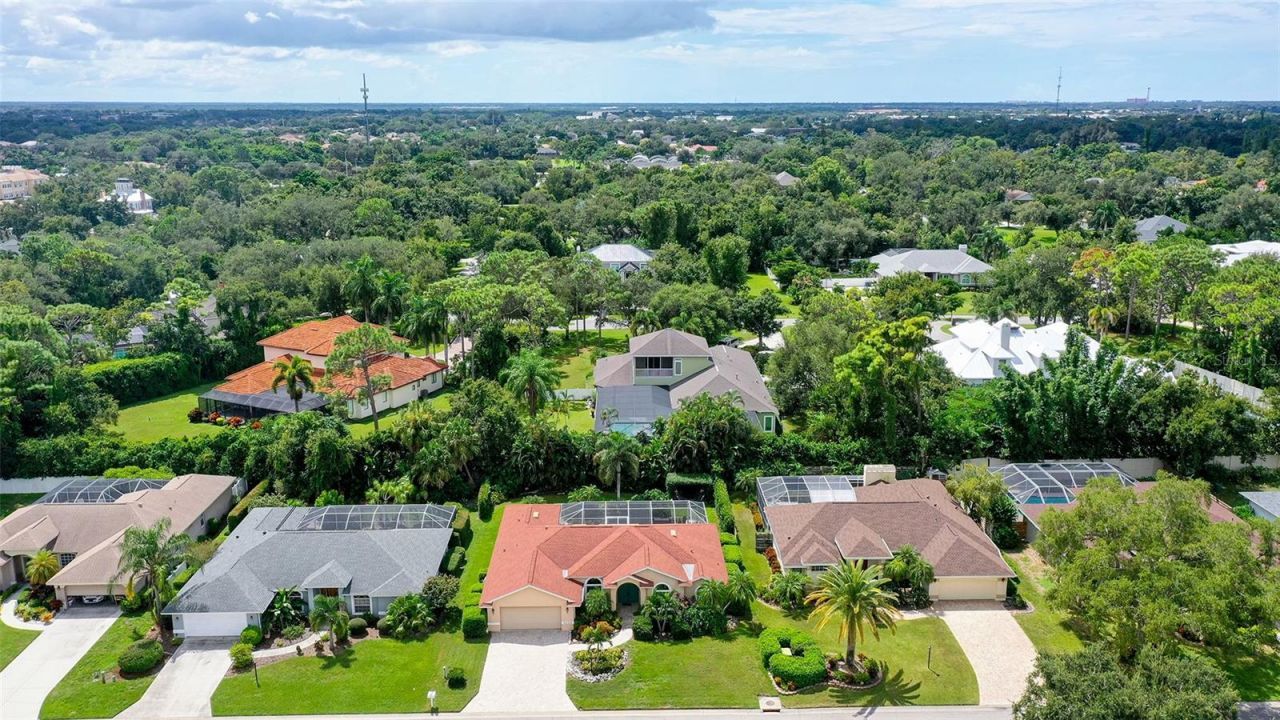 5220 Sunnydale Circle S, Sarasota, FL 34233 Photo
