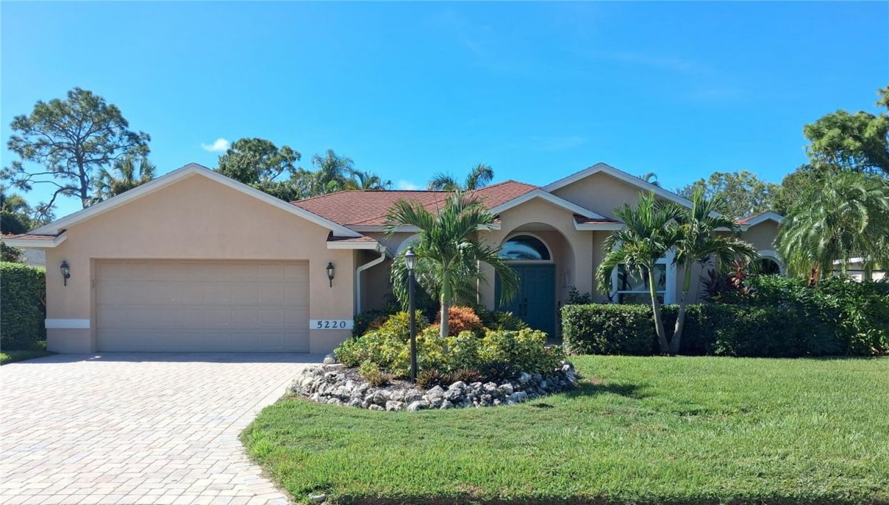5220 Sunnydale Circle S, Sarasota, FL 34233 Photo