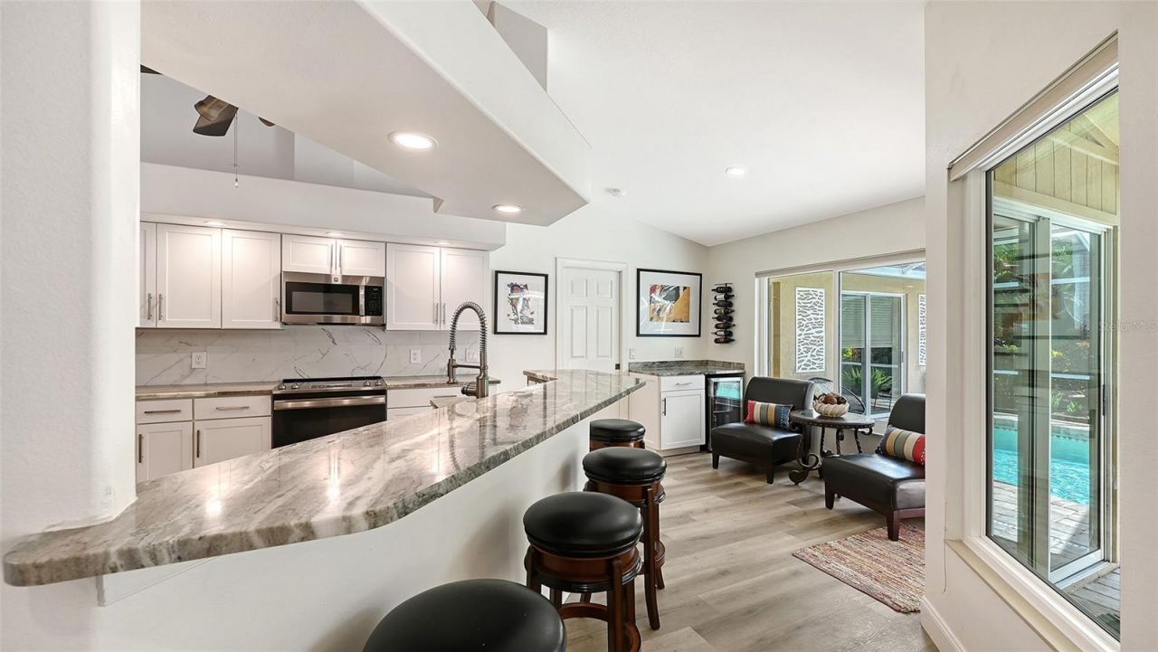 5220 Sunnydale Circle S, Sarasota, FL 34233 Photo