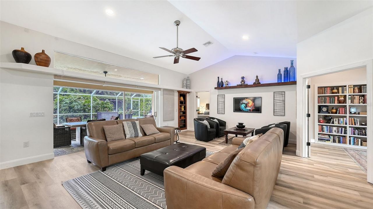 5220 Sunnydale Circle S, Sarasota, FL 34233 Photo
