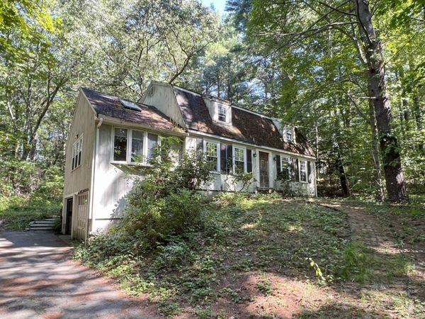 94 Mountain Ave, Pembroke, MA 02359