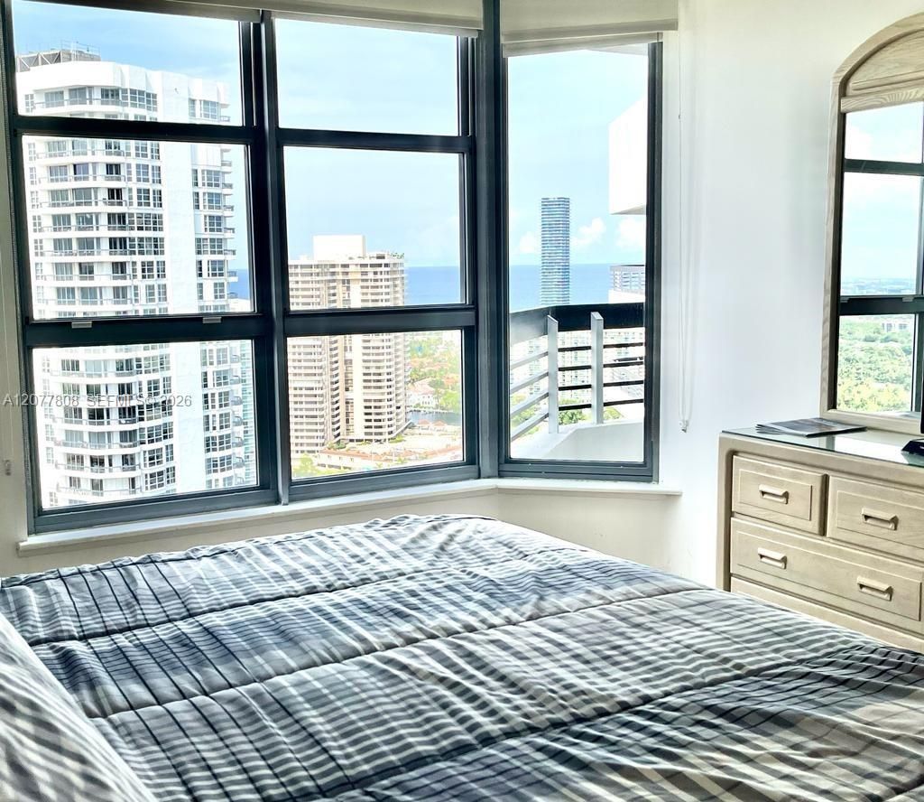 3530 Mystic Pointe Dr , Unit 3207, Aventura, FL 33180 Photo