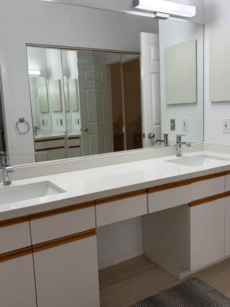 3530 Mystic Pointe Dr , Unit 3207, Aventura, FL 33180 Photo