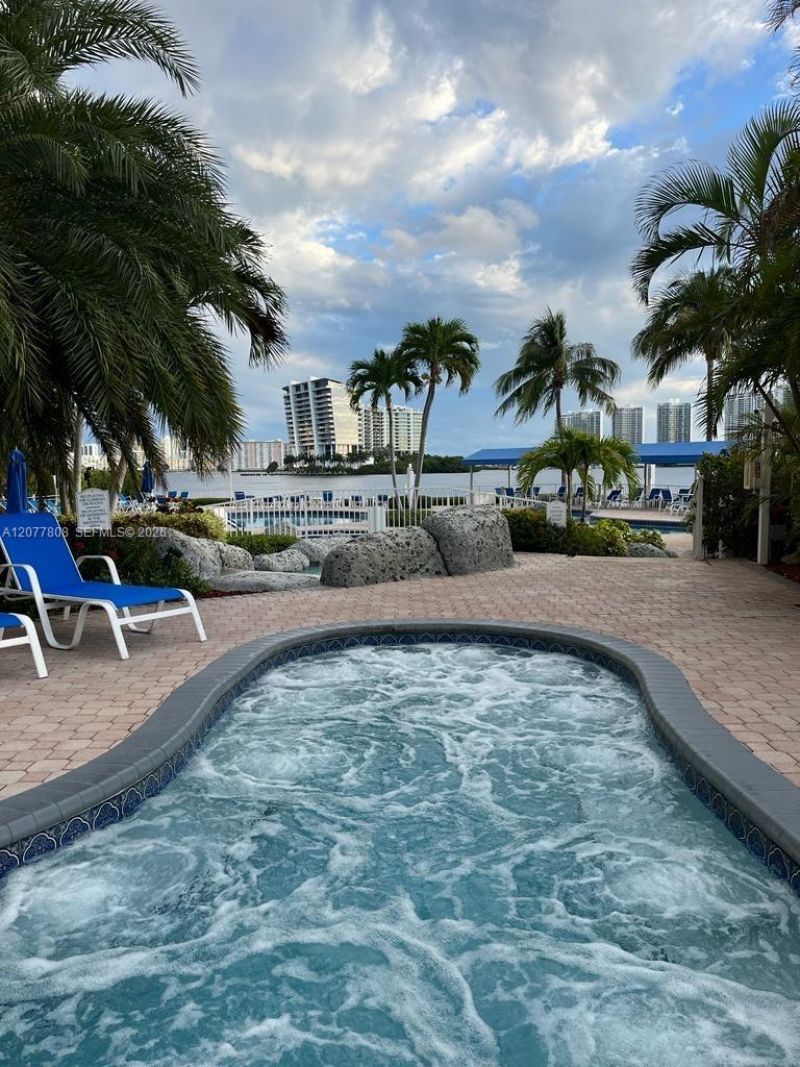 3530 Mystic Pointe Dr , Unit 3207, Aventura, FL 33180 Photo