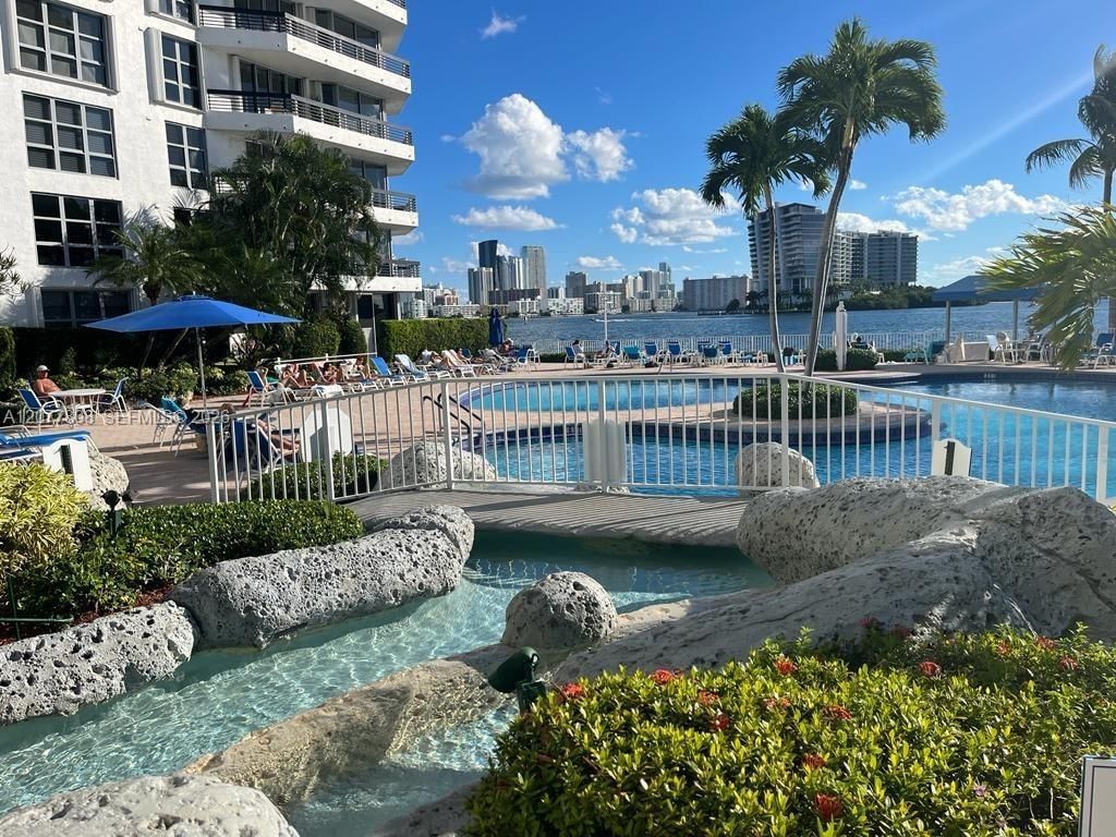 3530 Mystic Pointe Dr , Unit 3207, Aventura, FL 33180 Photo