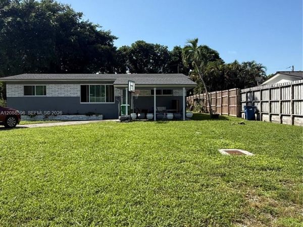 2540 NW 111th St , Miami, FL 33167