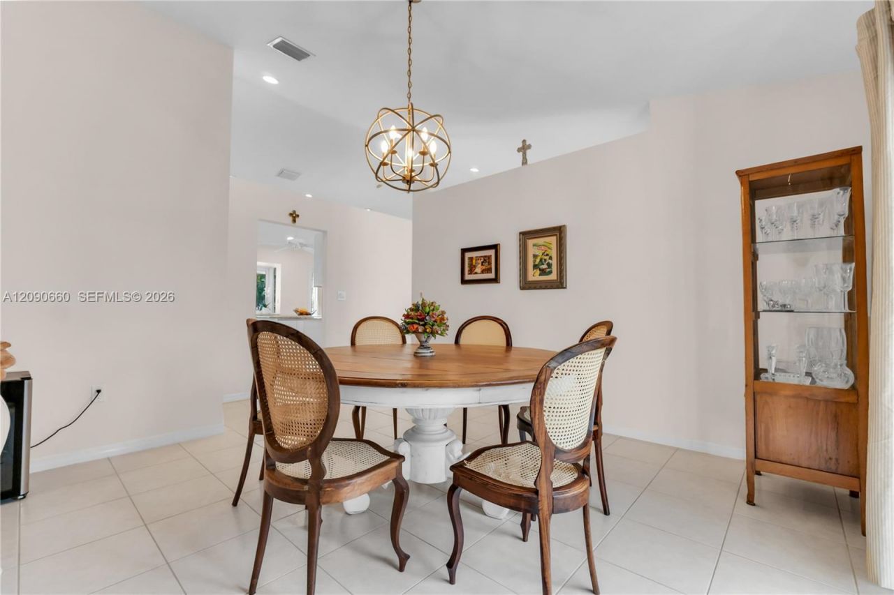 7915 SW 155th St, Palmetto Bay, FL 33157 Photo