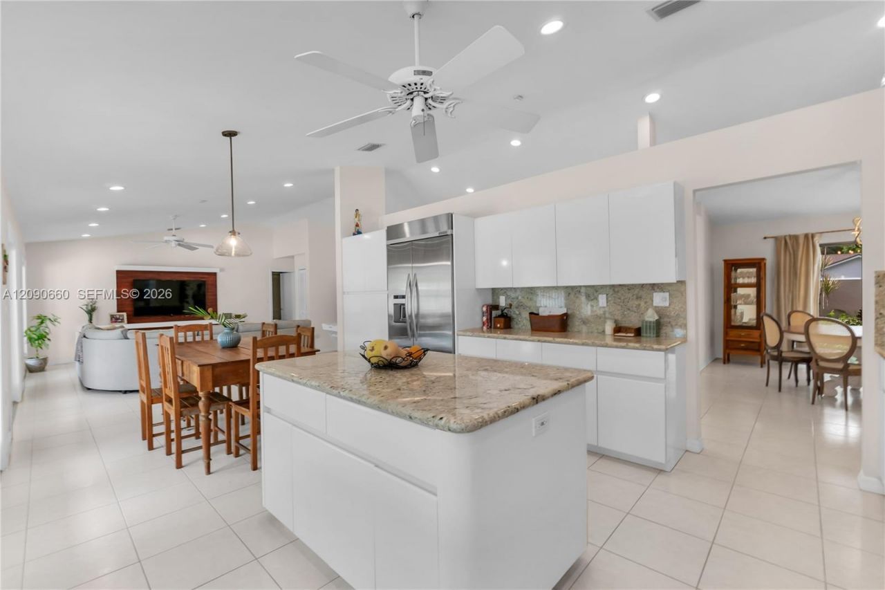 7915 SW 155th St, Palmetto Bay, FL 33157 Photo