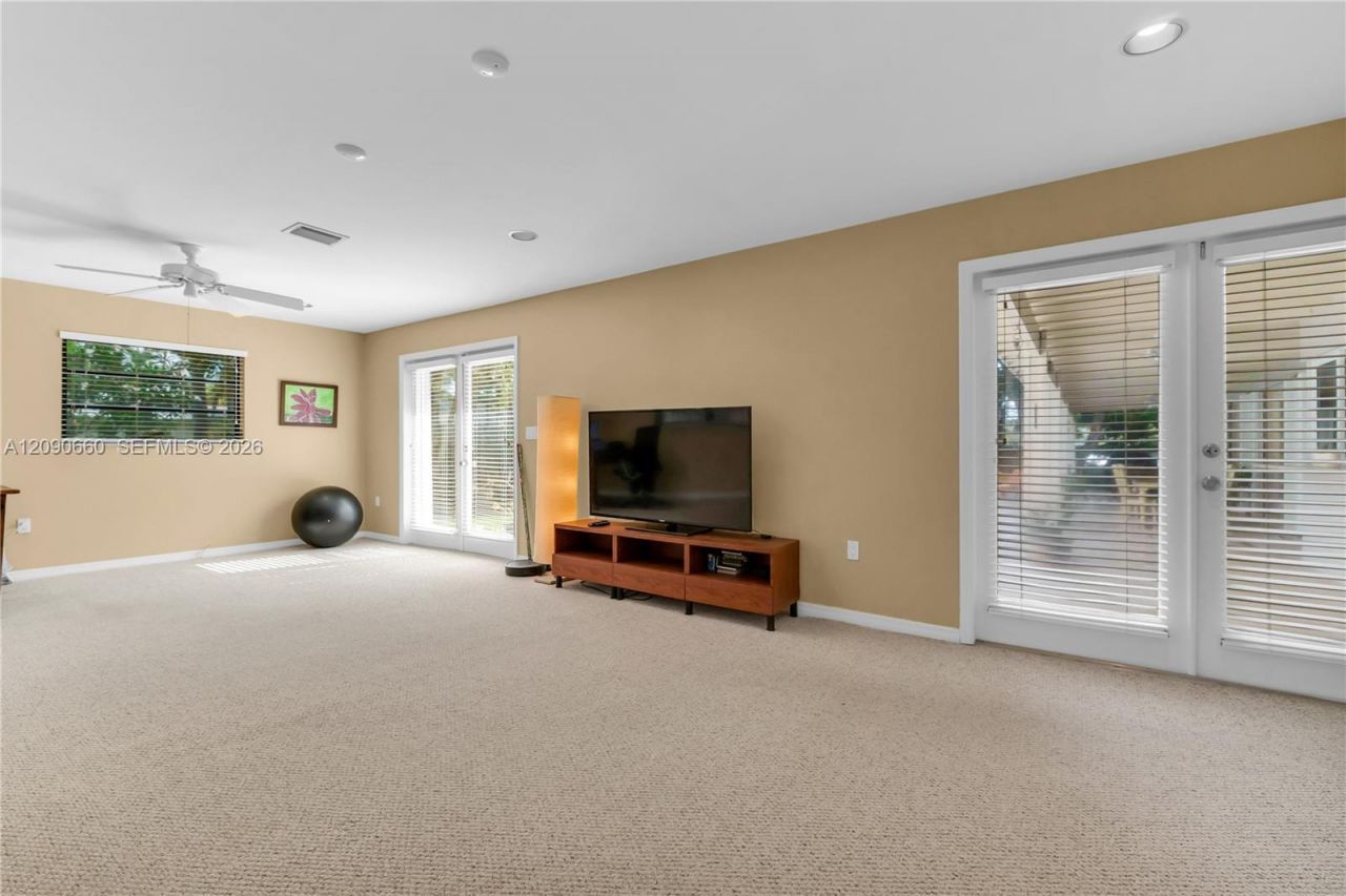 7915 SW 155th St, Palmetto Bay, FL 33157 Photo