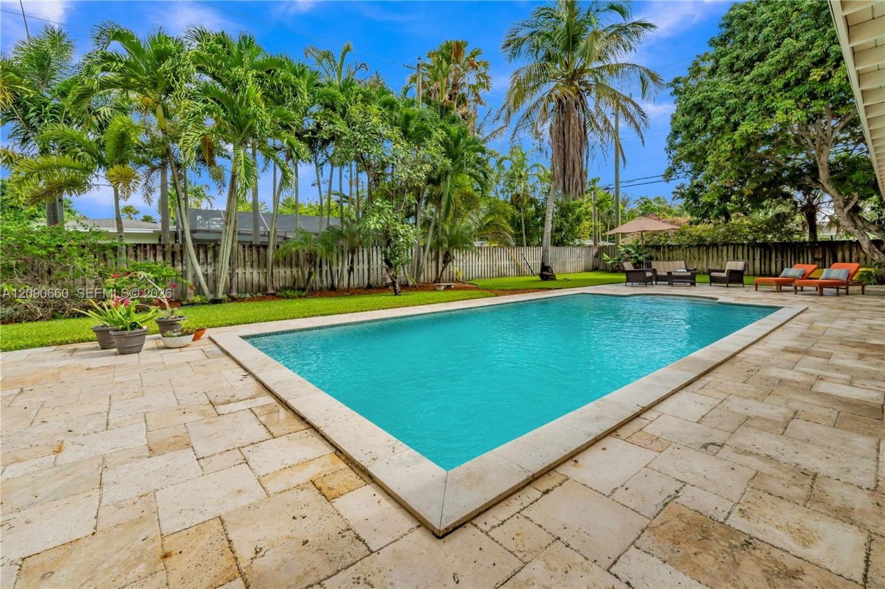7915 SW 155th St, Palmetto Bay, FL 33157 Photo
