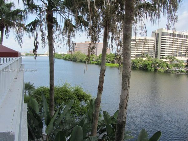 5077 NW 7th St , Unit PH12, Miami, FL 33126
