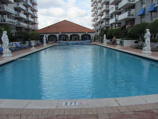 5077 NW 7th St , Unit PH12, Miami, FL 33126