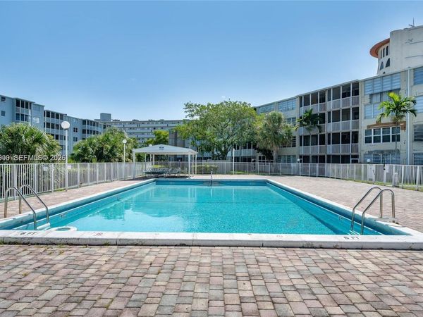 1680 NE 191st St , Unit 115-2, Miami, FL 33179