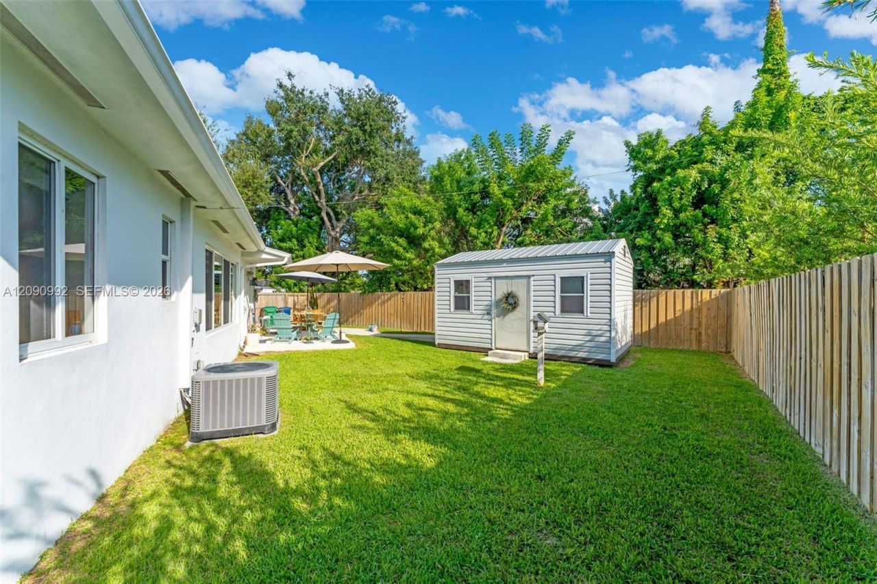 6891 SW 48th Ter , Miami, FL 33155 Photo