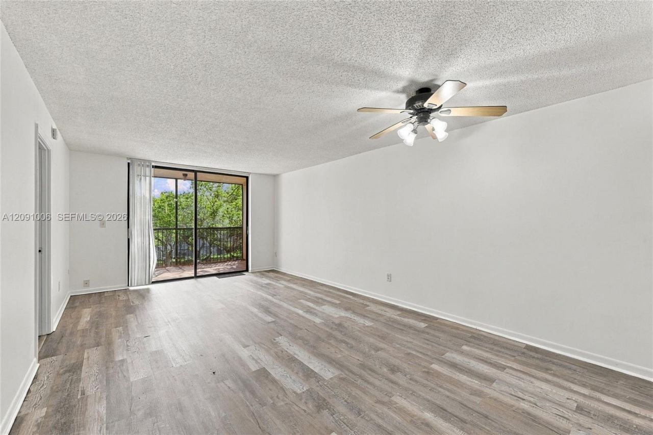 6800 Cypress Rd, Unit 411, Plantation, FL 33317 Photo