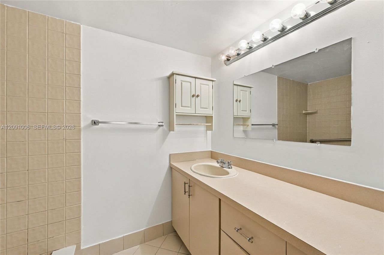 6800 Cypress Rd, Unit 411, Plantation, FL 33317 Photo
