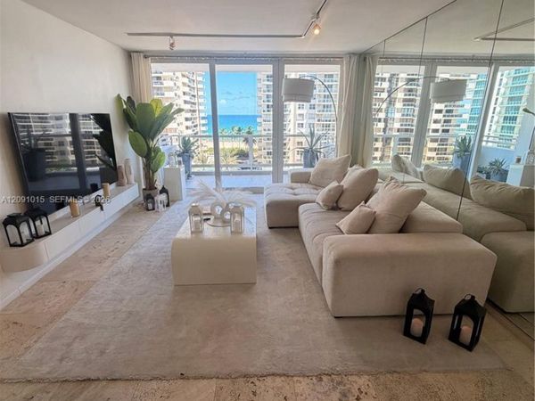 5700 Collins Ave , Unit 9B, Miami Beach, FL 33140