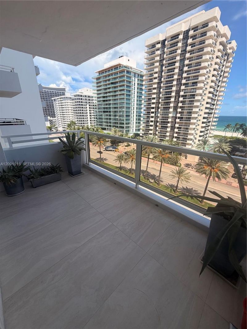 5700 Collins Ave , Unit 9B, Miami Beach, FL 33140 Photo