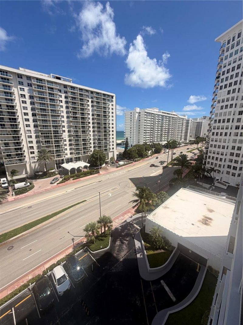 5700 Collins Ave , Unit 9B, Miami Beach, FL 33140 Photo