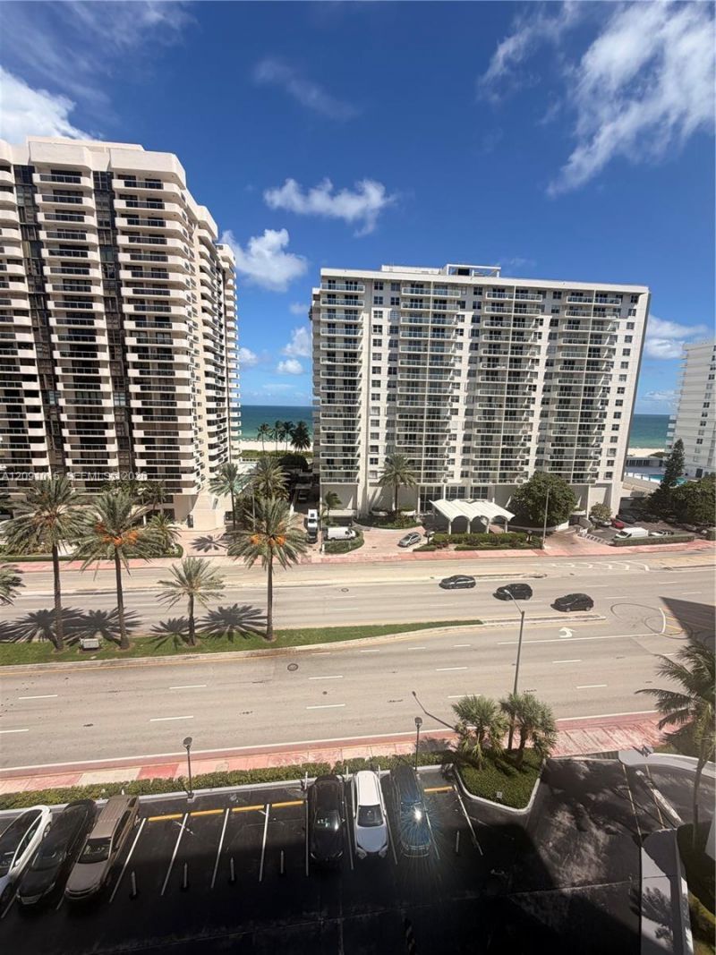 5700 Collins Ave , Unit 9B, Miami Beach, FL 33140 Photo