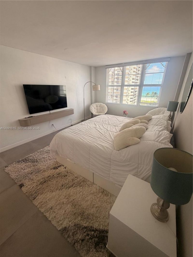 5700 Collins Ave , Unit 9B, Miami Beach, FL 33140 Photo