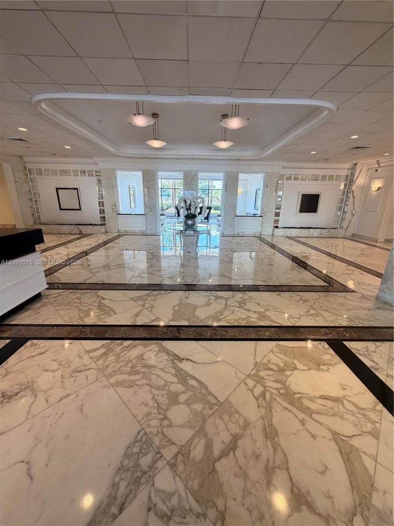5700 Collins Ave , Unit 9B, Miami Beach, FL 33140 Photo