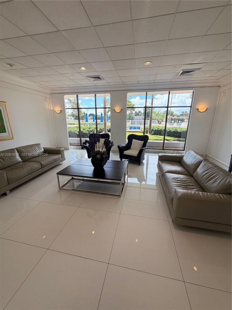 5700 Collins Ave , Unit 9B, Miami Beach, FL 33140 Photo