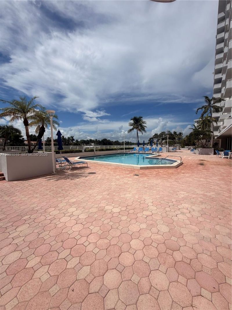 5700 Collins Ave , Unit 9B, Miami Beach, FL 33140 Photo