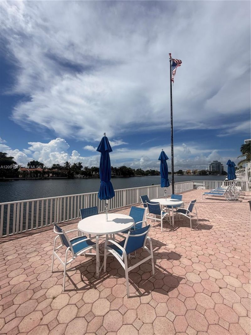 5700 Collins Ave , Unit 9B, Miami Beach, FL 33140 Photo