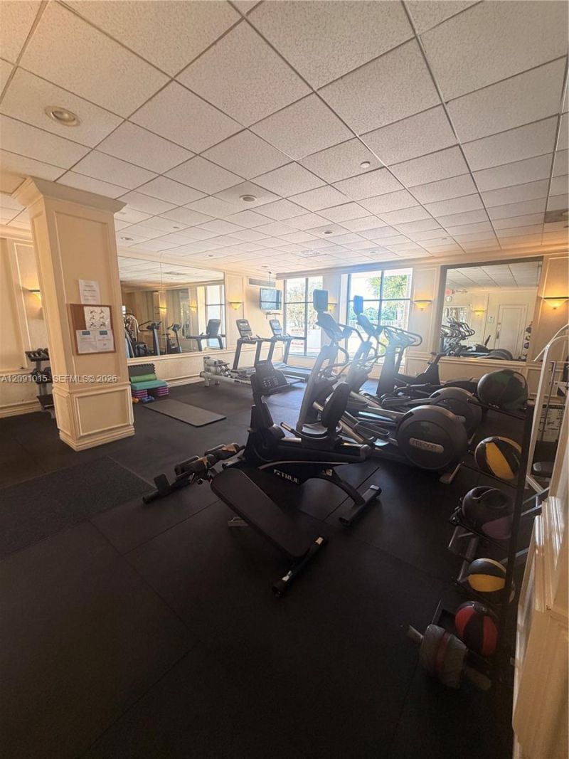 5700 Collins Ave , Unit 9B, Miami Beach, FL 33140 Photo