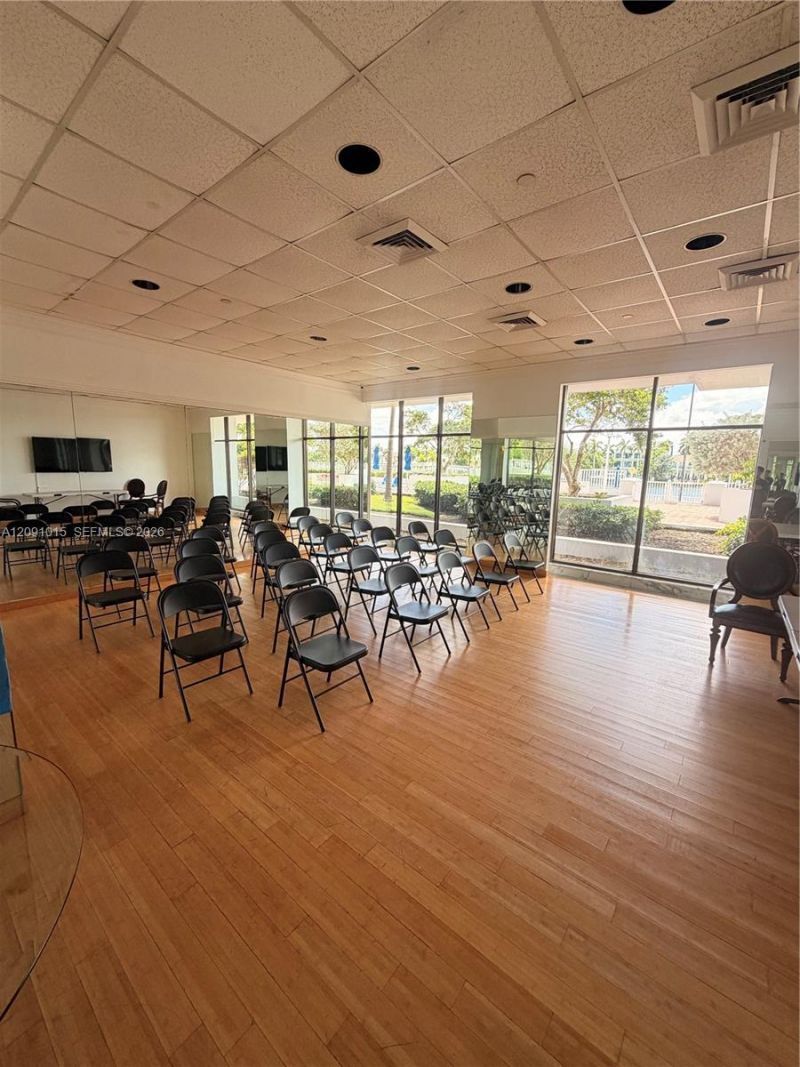 5700 Collins Ave , Unit 9B, Miami Beach, FL 33140 Photo