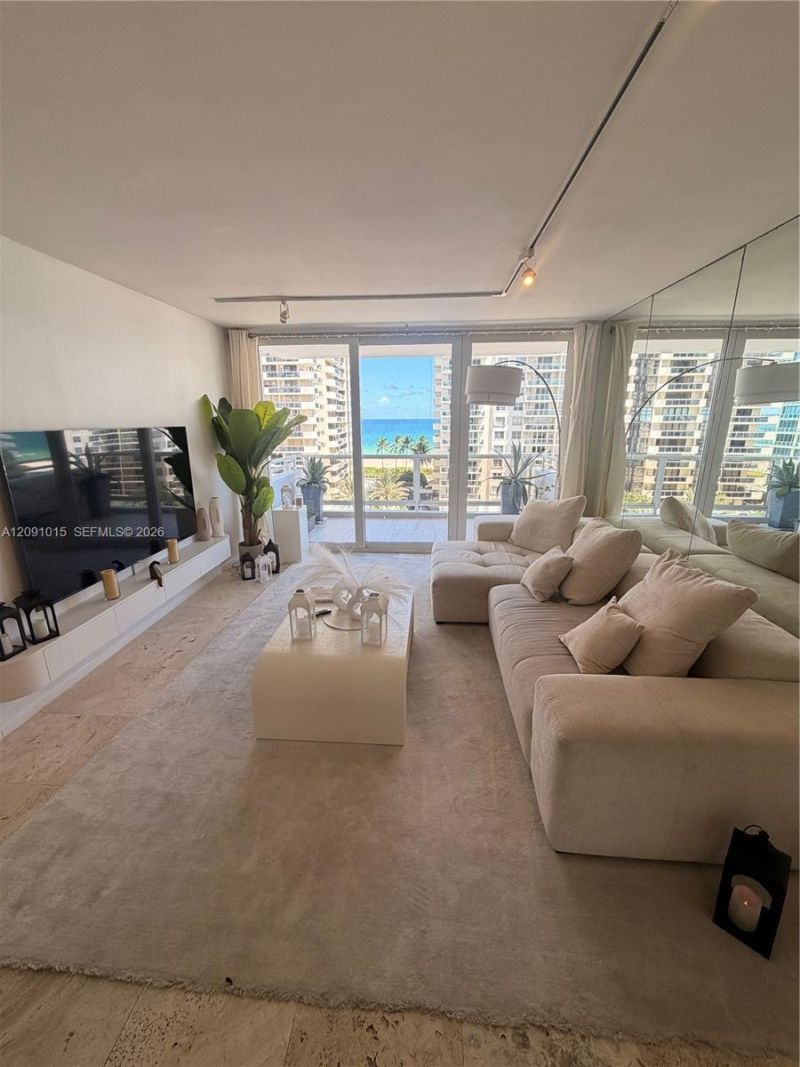 5700 Collins Ave , Unit 9B, Miami Beach, FL 33140 Photo