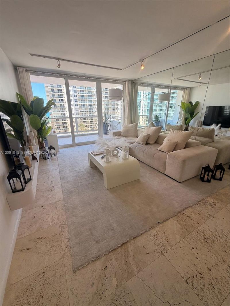 5700 Collins Ave , Unit 9B, Miami Beach, FL 33140 Photo