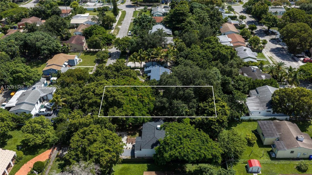 1060 NW 44th St , Miami, FL 33127 Photo