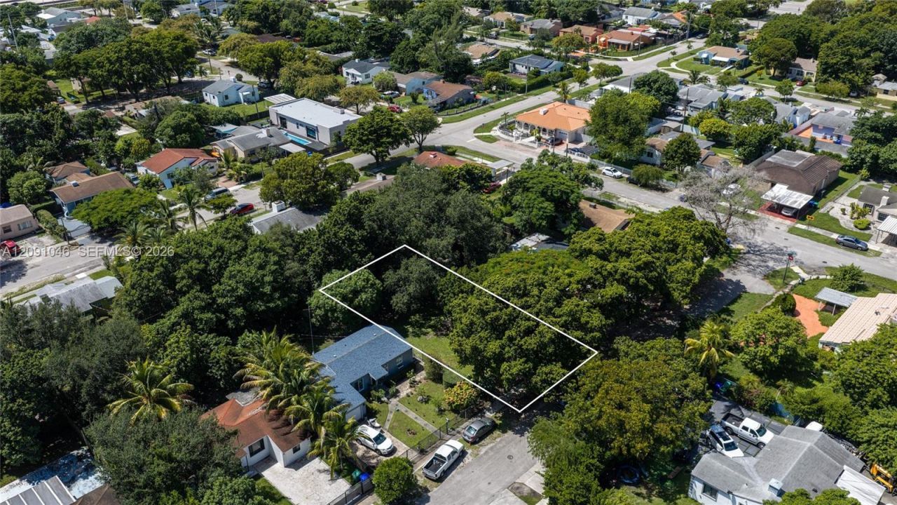 1060 NW 44th St , Miami, FL 33127 Photo