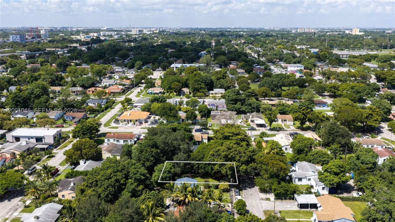 1060 NW 44th St , Miami, FL 33127 Photo