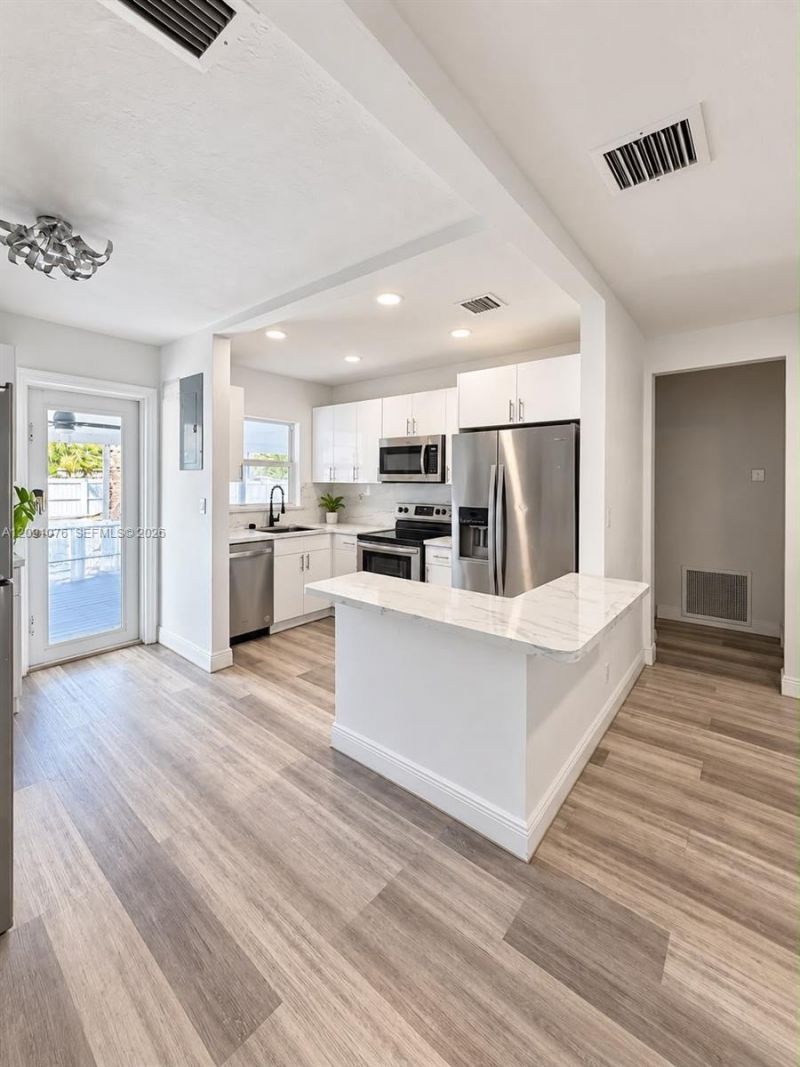 2331 Mckinley St, Hollywood, FL 33020 Photo