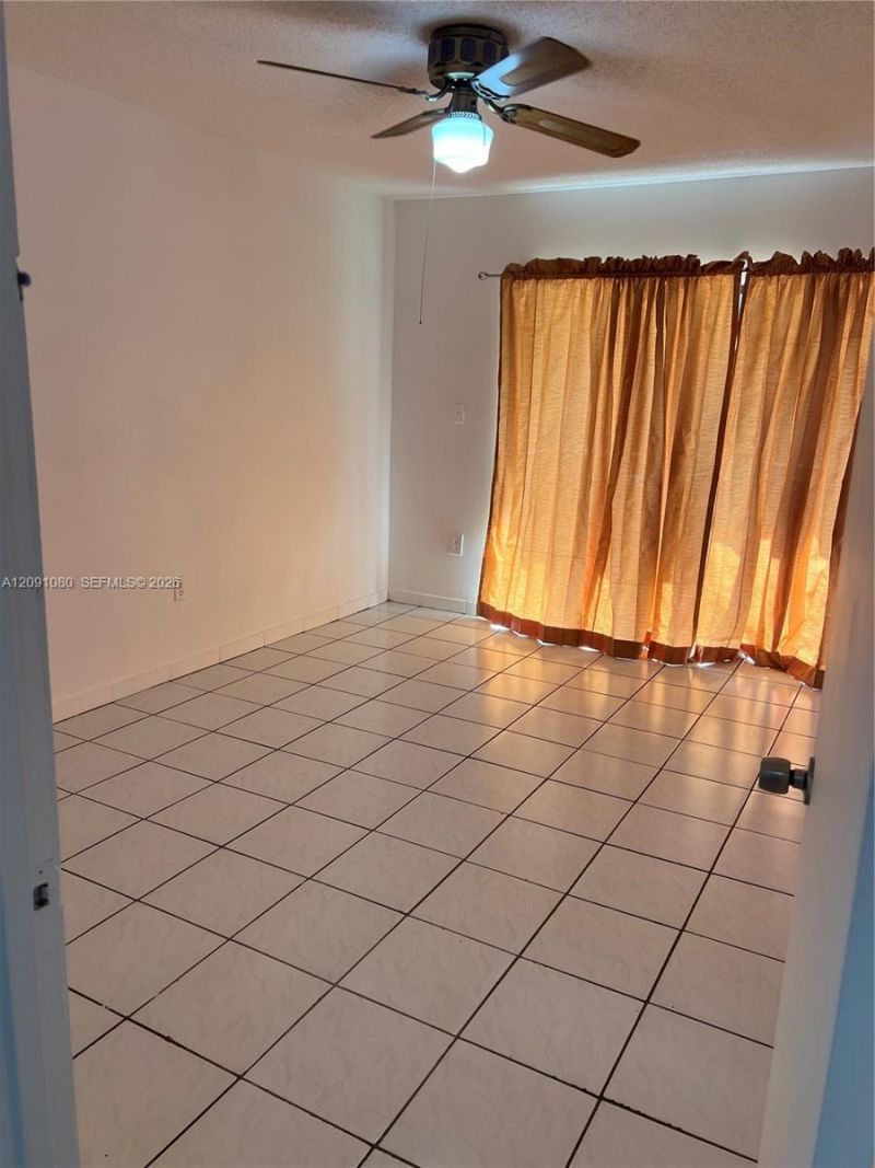 5366 W 26th Ave , Unit 121, Hialeah, FL 33016 Photo
