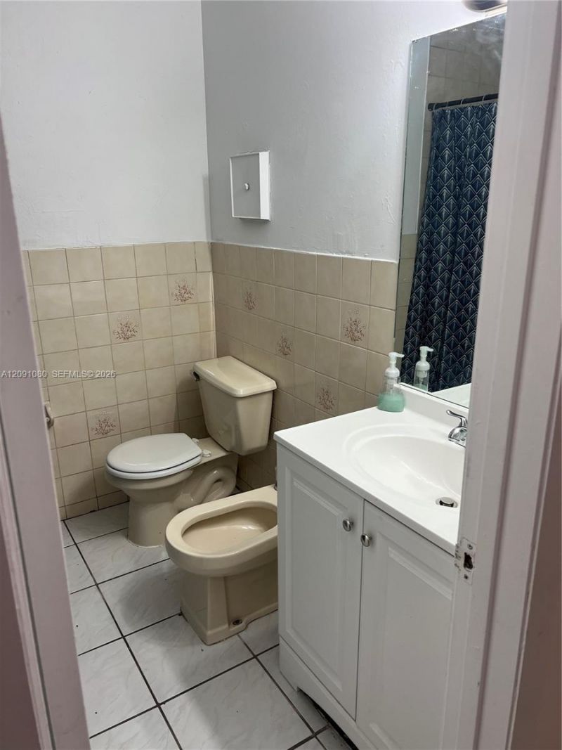 5366 W 26th Ave , Unit 121, Hialeah, FL 33016 Photo