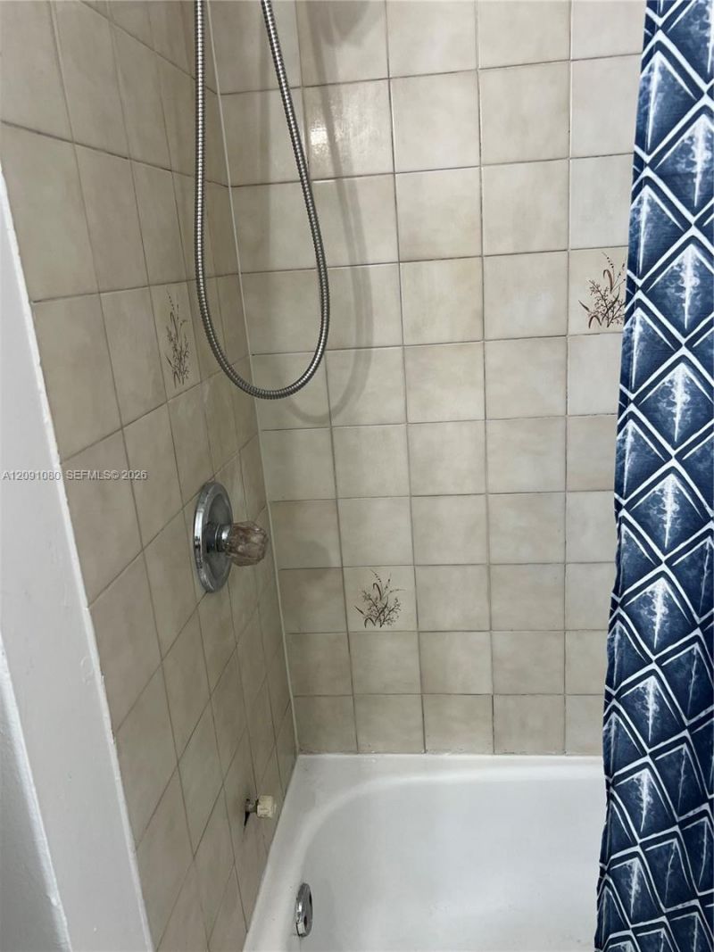 5366 W 26th Ave , Unit 121, Hialeah, FL 33016 Photo