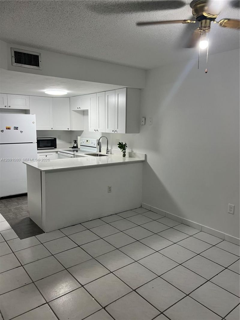 5366 W 26th Ave , Unit 121, Hialeah, FL 33016 Photo