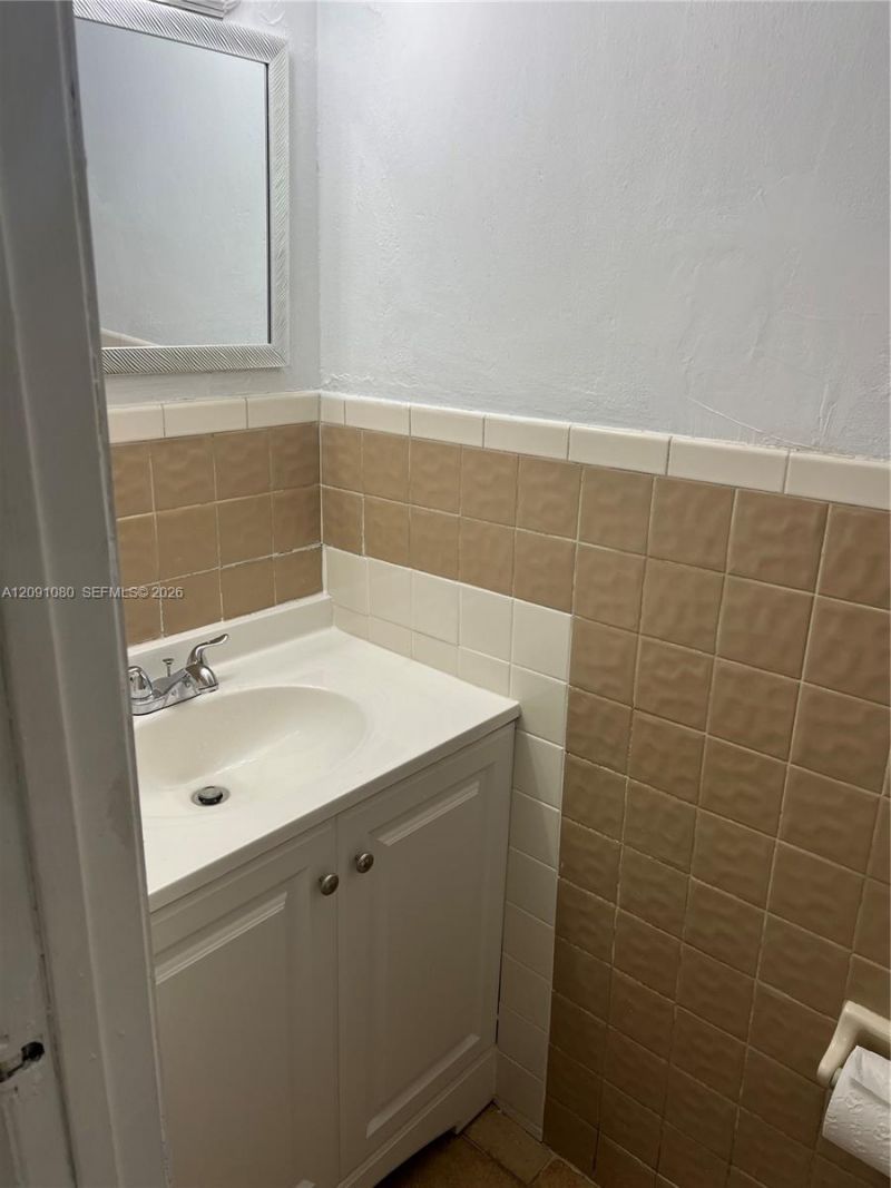 5366 W 26th Ave , Unit 121, Hialeah, FL 33016 Photo