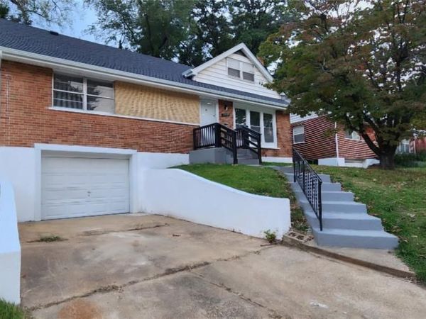 7114 Groveland Drive , St Louis, MO 63121