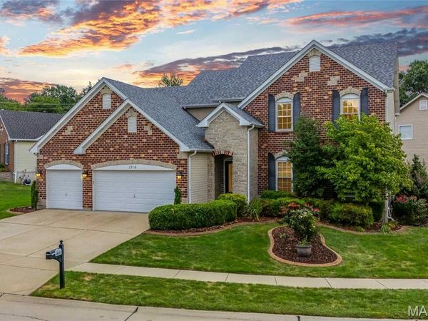1316 Legacy Pointe Lane, Fenton, MO 63026