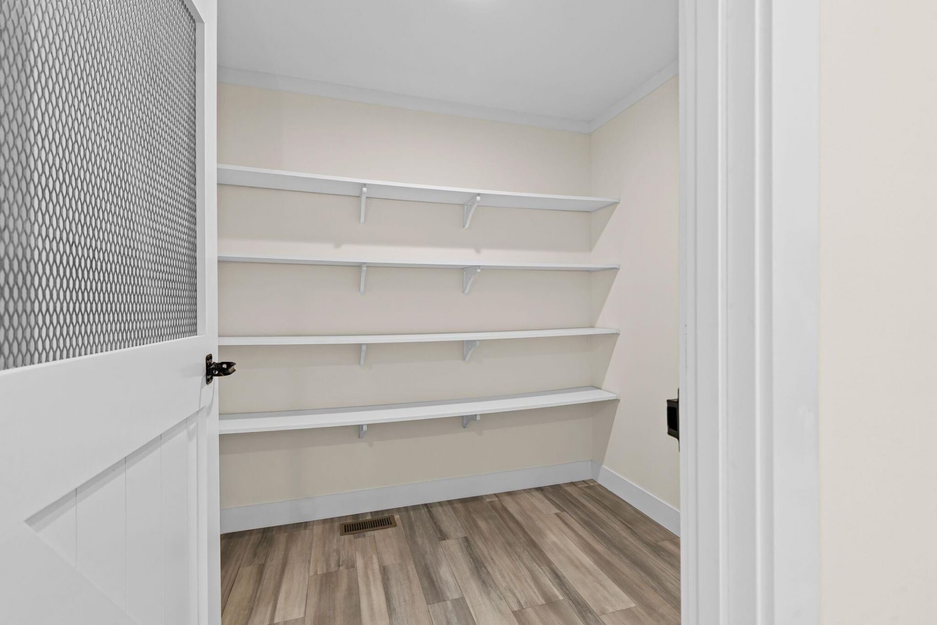 6156 Smith Road Photo 13