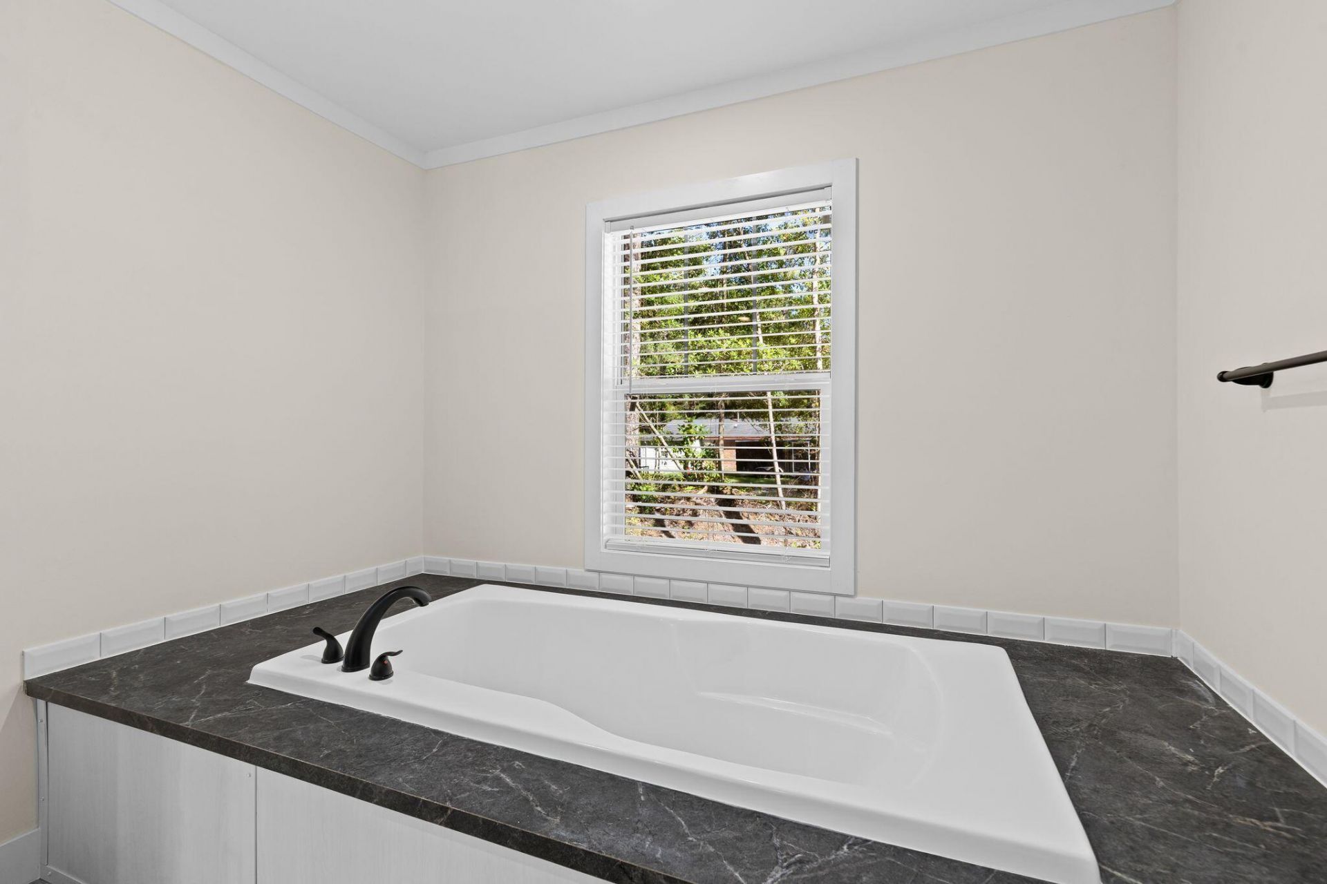 6156 Smith Road Photo 16