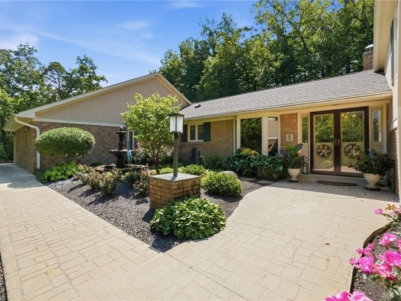 6320 Tomahawk Trail, Washington Township, OH 45459 Photo 2