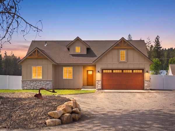 25811 N Chattaroy Cir, Chattaroy, WA 99003