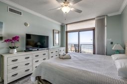 100 North Beach Blvd.  photo 4